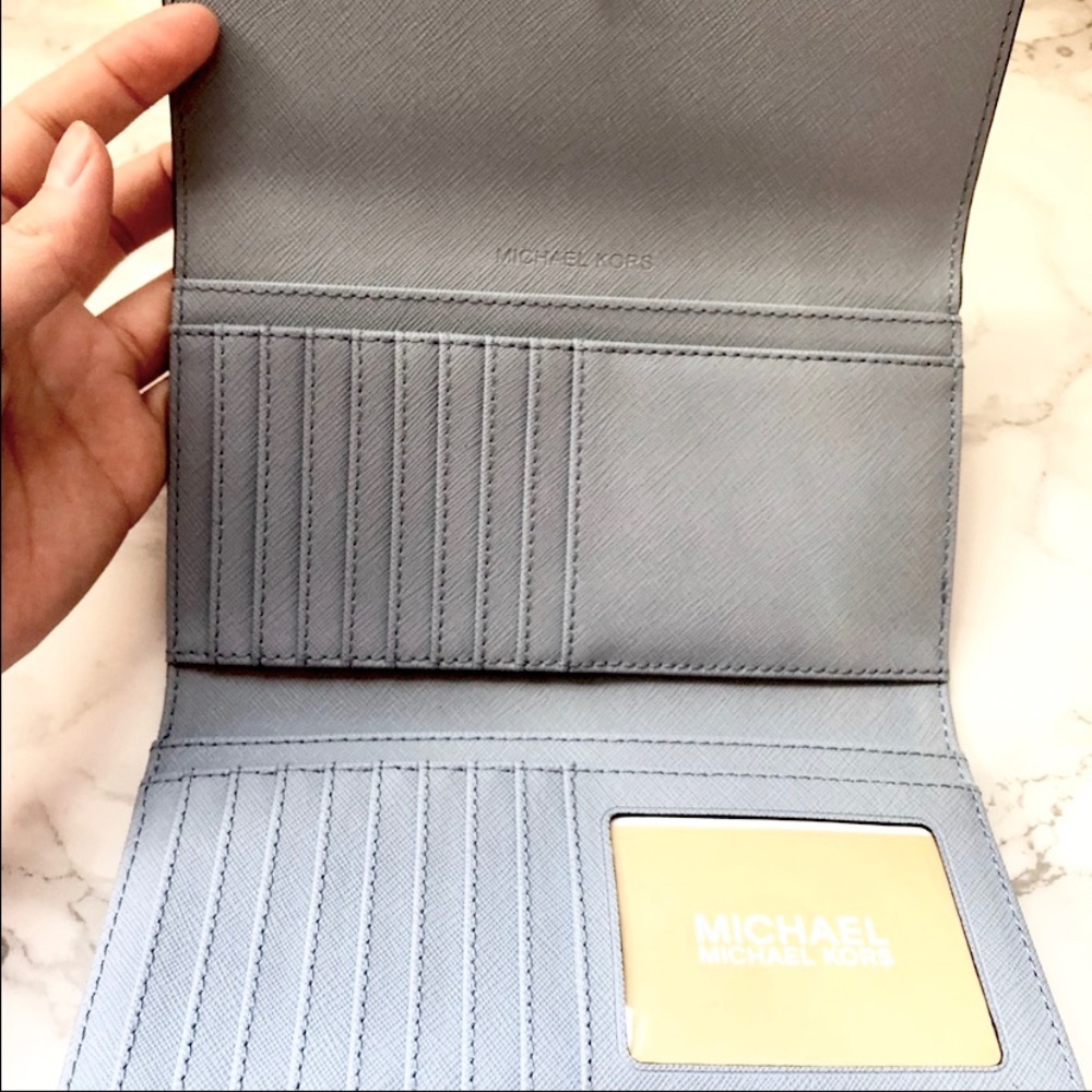 Michael Kors Jet Set travel trifold leather wallet - Picture 4 of 5